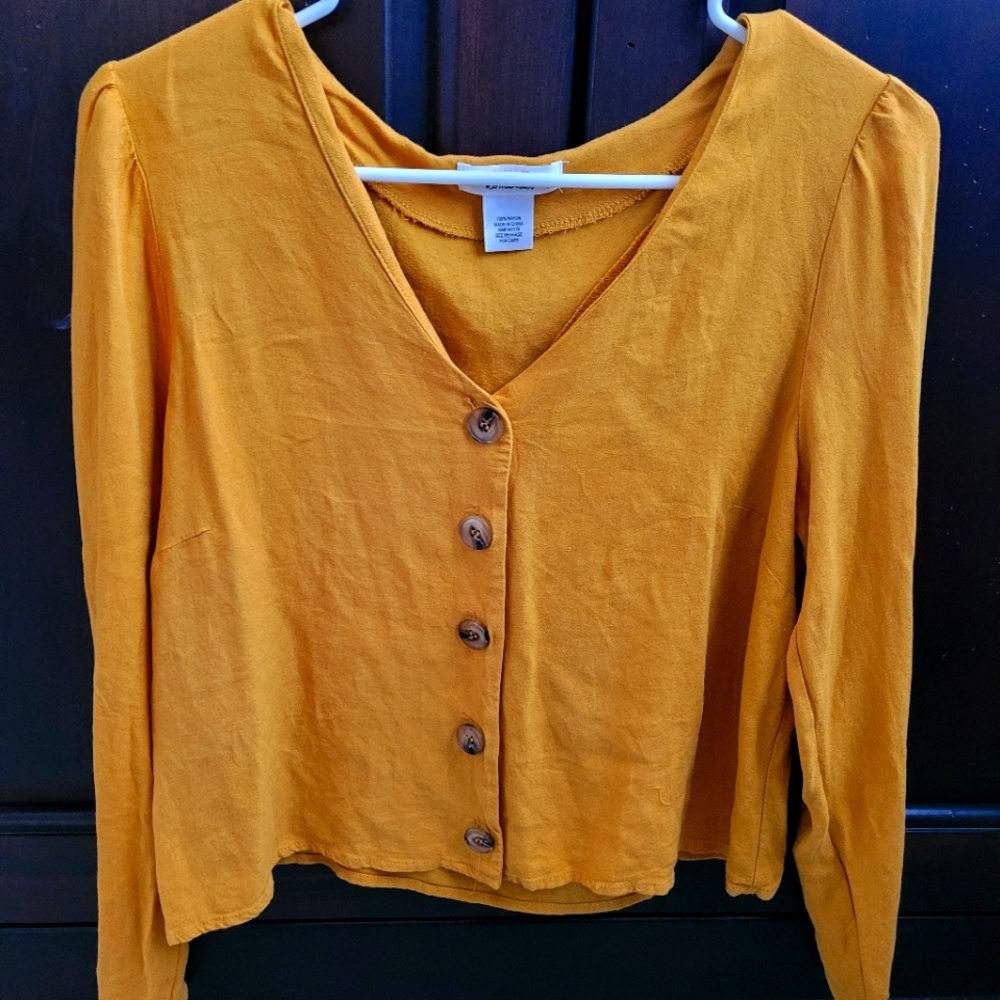 Urban Romantics blouse, buttons in front.